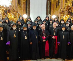 Ограничение свободы Католикоса Гарегина II вызвало волну протестов