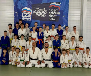 Развитие молодежного спорта и единство духа обсудили в Крыму участники Борцовского братства